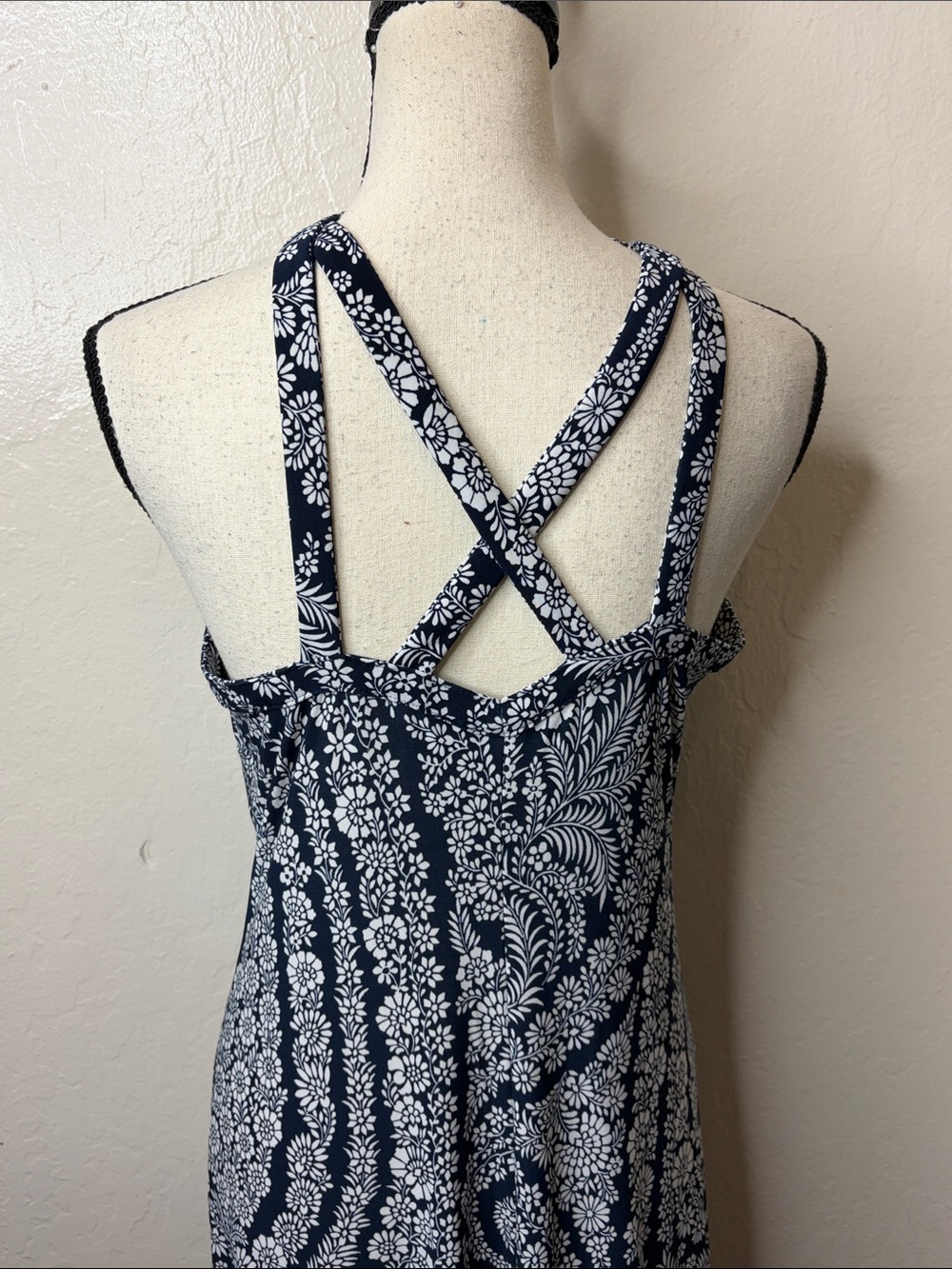 Tommy Hilfiger Navy Blue and White Paisley Halter Maxi Dress 8 - Picture 5 of 15